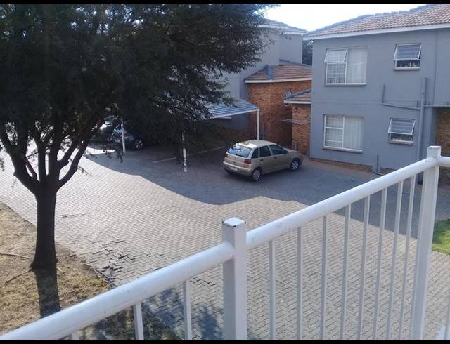 2 BEDROOM PROPERTY TO RENT IN GROBLERPARK EXT